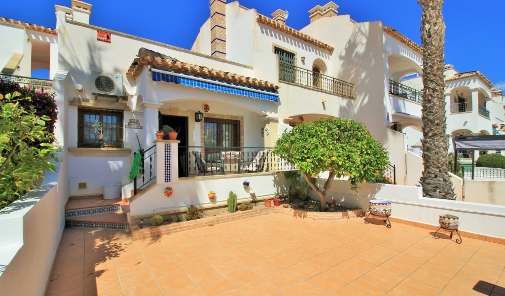 3 Bedroom 2 Bathroom Townhouse in Villamartin