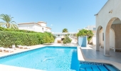 TH3-3937-416, MEDITERRANEAN STYLE DETACHED  VILLA WITH PRIVATE POOL LOCATED IN THE HEART OF  PLAYA FLAMENCA