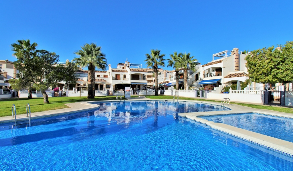 2 Bedroom 2 Bathroom Apartment in Playa Flamenca