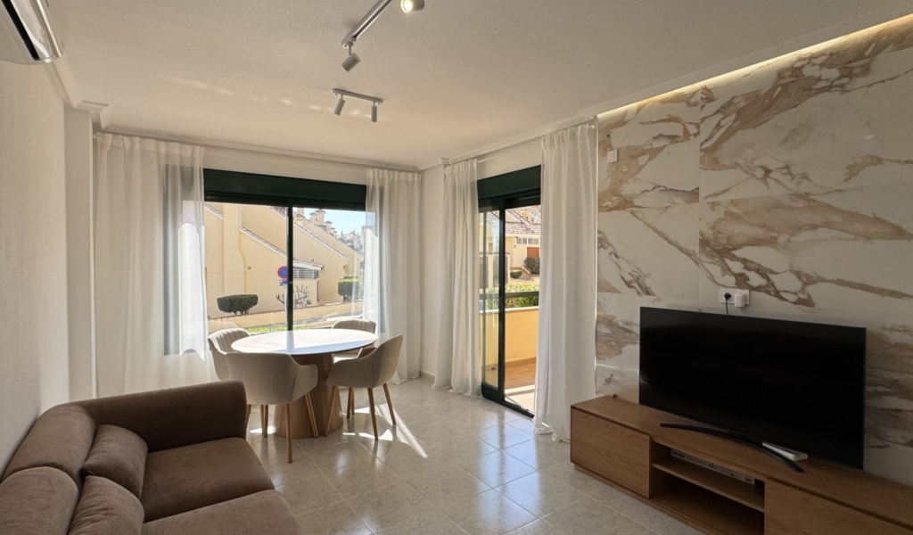 2 BEDROOM 2 BATHROOM APARTMENT LOCATED CLOSE TO LA RAMBLAS GOLF COURSE IN LOMAS DE CAMPOAMOR ORIHUELA COSTA