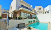 4-18732/5054, 3 Bedroom 3 Bathroom Villa in Villamartin