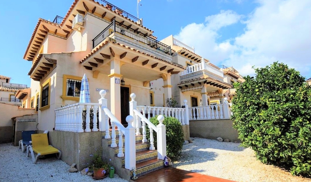 LOVELY  AZUCENA QUAD HOUSE WITH SEA VIEWS LOCATED IN LA ZENIA