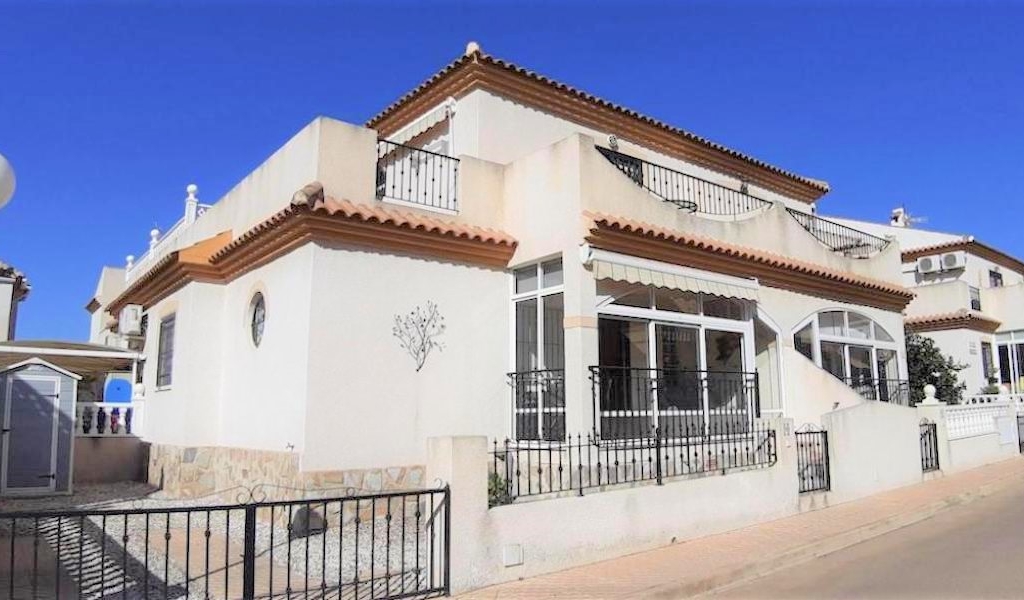 QUAD VILLA LOCATED IN RESIDENCIAL COMPLEX IRIA V, PLAYA FLAMENCA