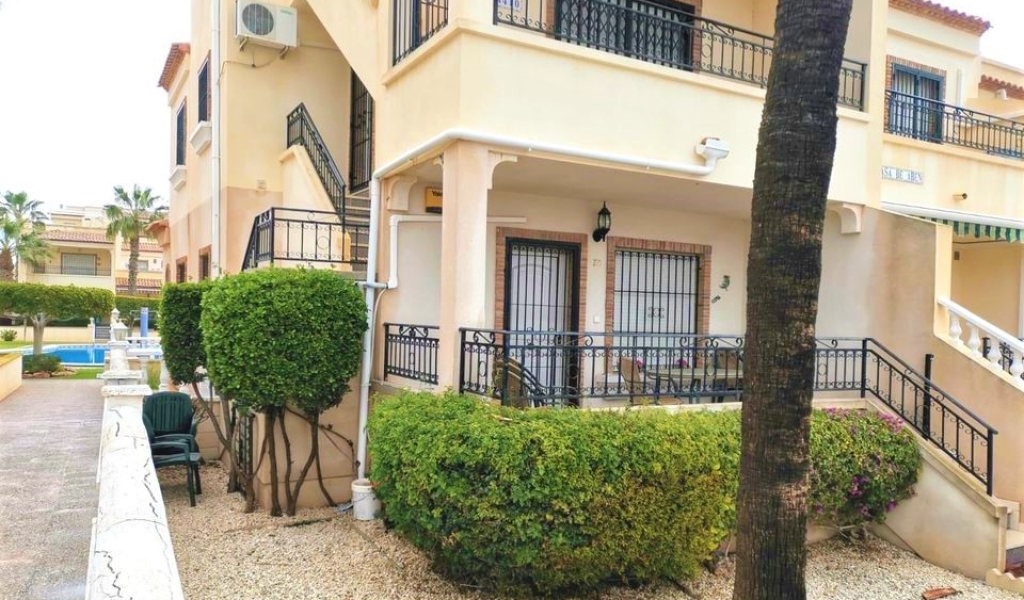 LOVELY GROUND FLOOR APARTMENT IN THE SOUGHT AFTER MONTILLA IV COMPLEX IN PLAYA FLAMENCA