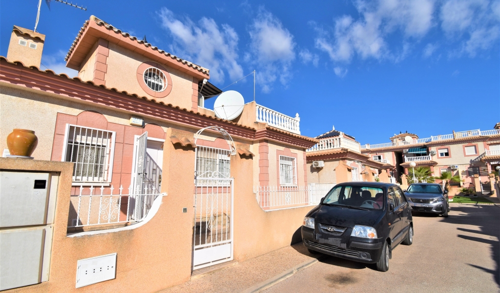 LOVELY BUNGALOW LOCATED IN FLAMINGO HILLS II COMPLEX IN THE HEART OF PLAYA FLAMENA